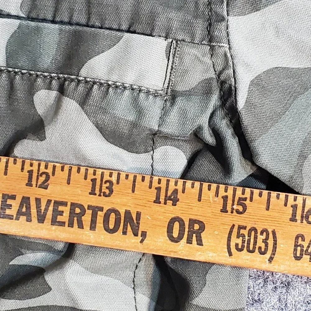 OLD NAVY Women’s Army Camo Flag Utility Full Zip Jacket Flap pockets Sz XS Small - Picture 9 of 13